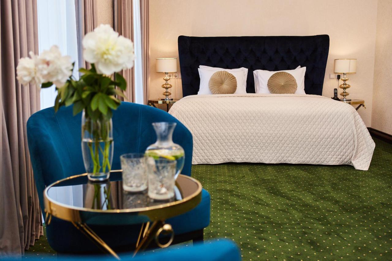 Arcadia Plaza Hotel Odessa Buitenkant foto