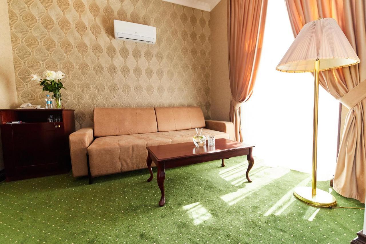Arcadia Plaza Hotel Odessa Buitenkant foto