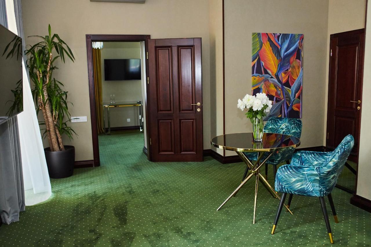 Arcadia Plaza Hotel Odessa Buitenkant foto
