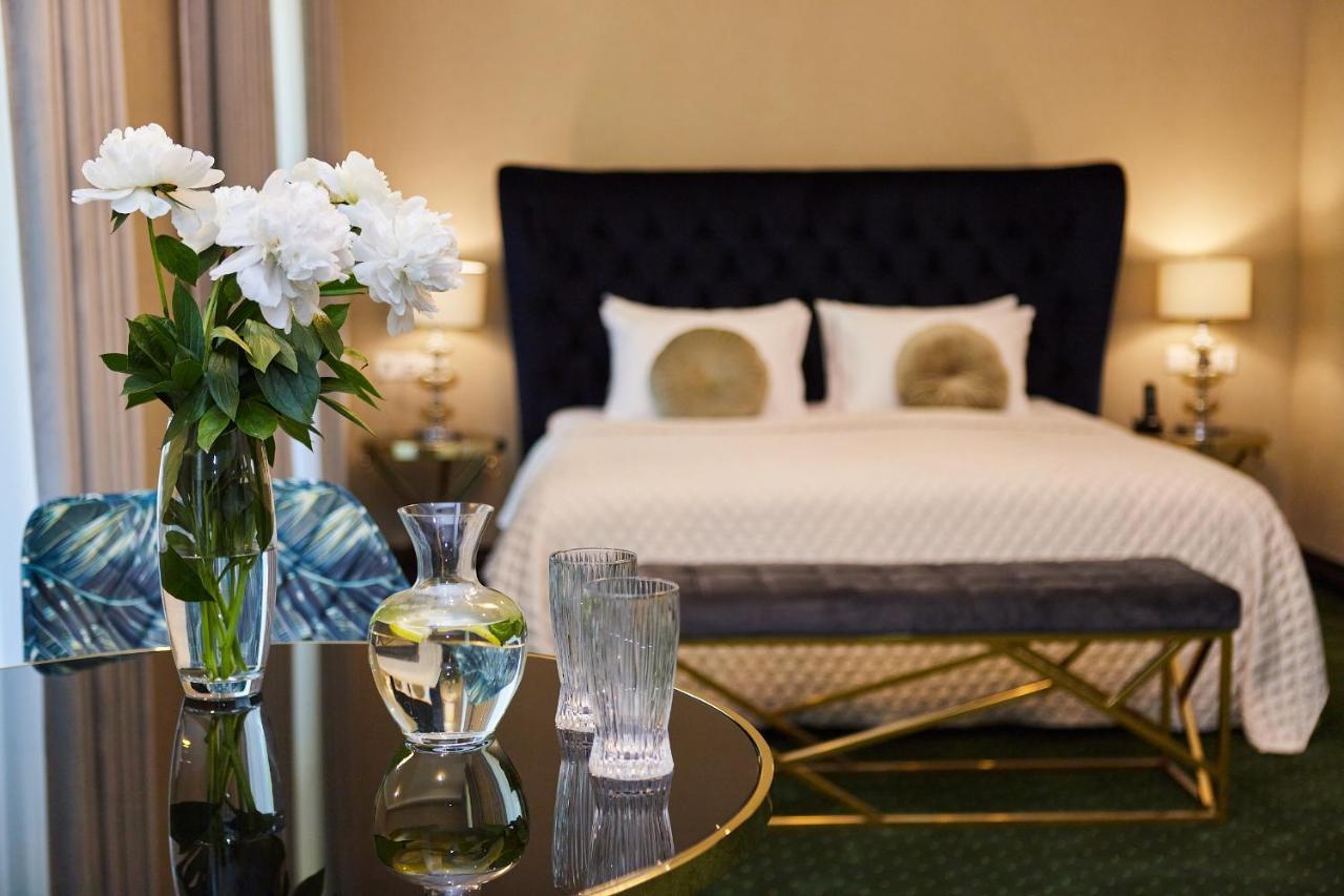 Arcadia Plaza Hotel Odessa Buitenkant foto