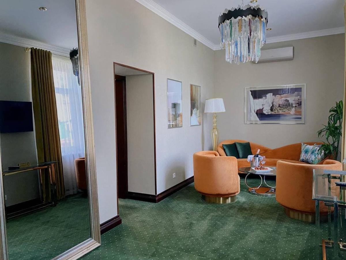 Arcadia Plaza Hotel Odessa Buitenkant foto