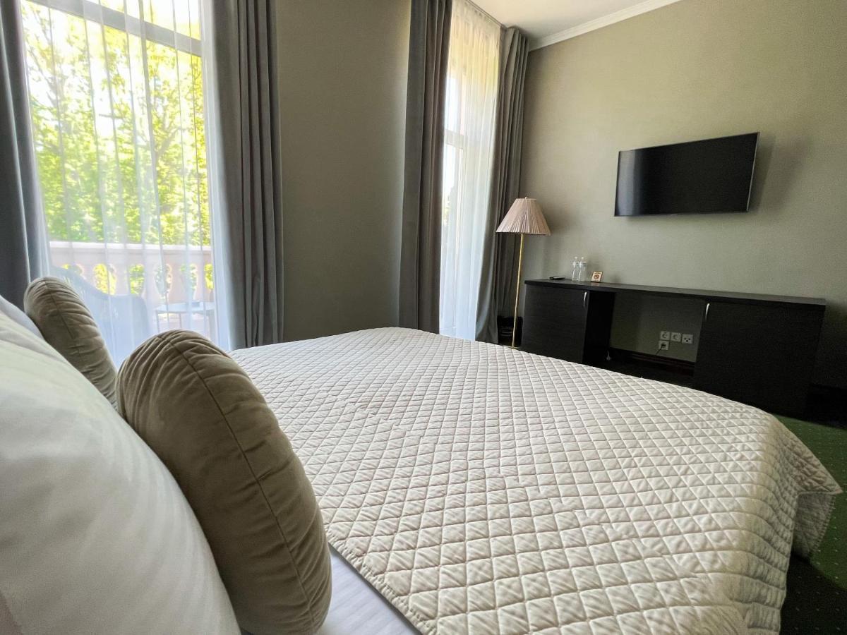 Arcadia Plaza Hotel Odessa Buitenkant foto