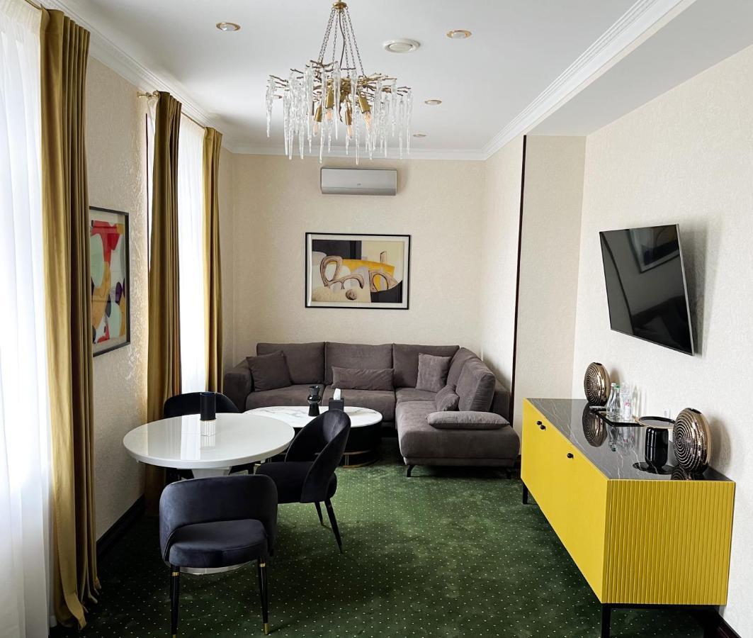 Arcadia Plaza Hotel Odessa Buitenkant foto