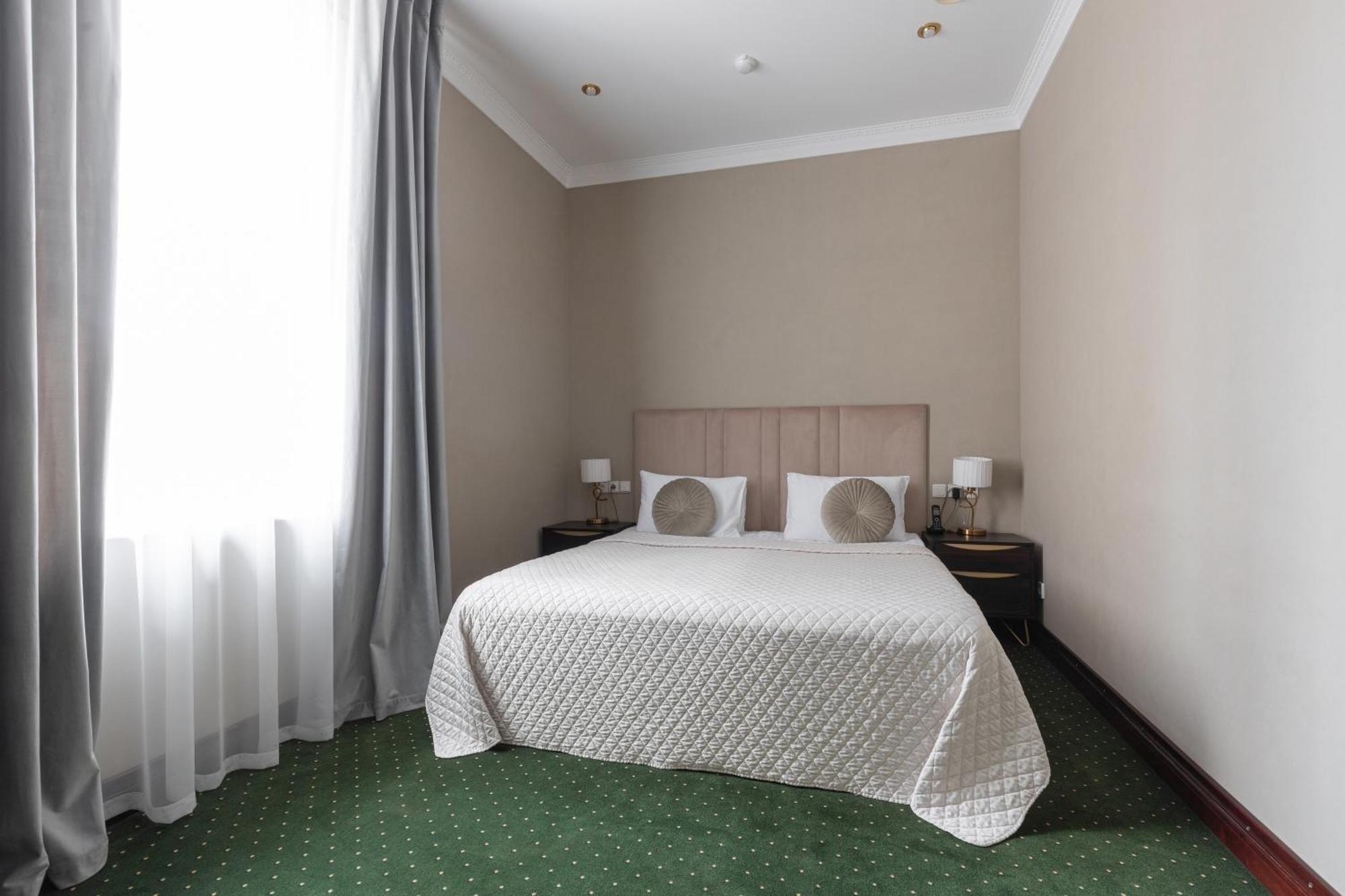 Arcadia Plaza Hotel Odessa Buitenkant foto