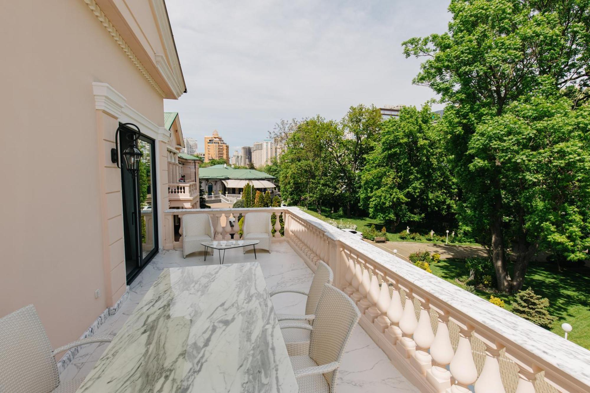 Arcadia Plaza Hotel Odessa Buitenkant foto